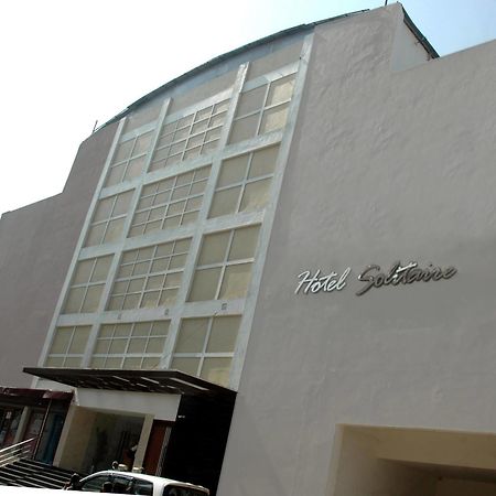 Solitaire Hotel Rāipur Buitenkant foto